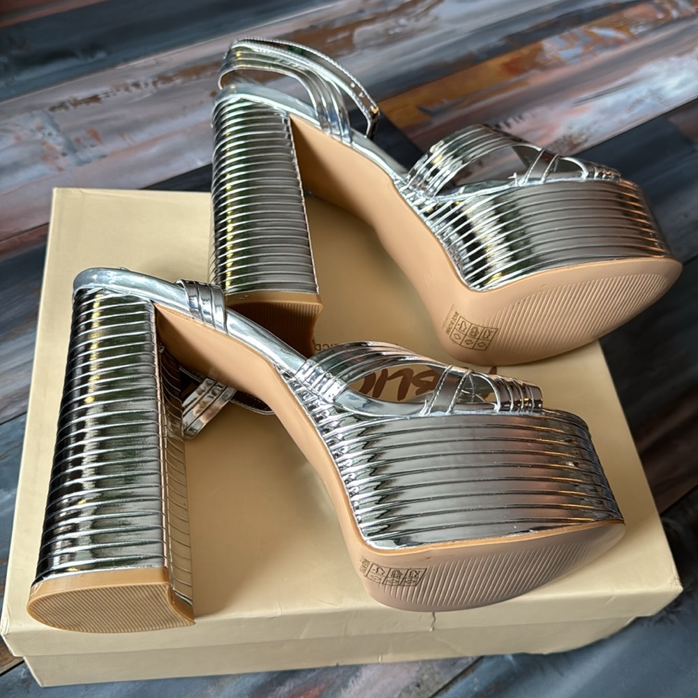 Silver Platform Sandals - Picture 4 of 4